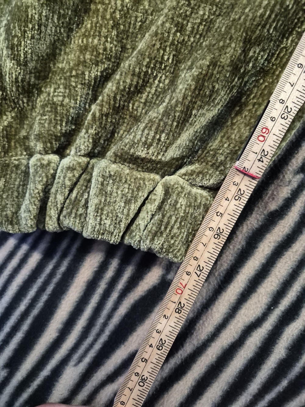 Adrian Two-Tone Velvet Lounge Pants with Scalloped Hem - Picture 7 of 8